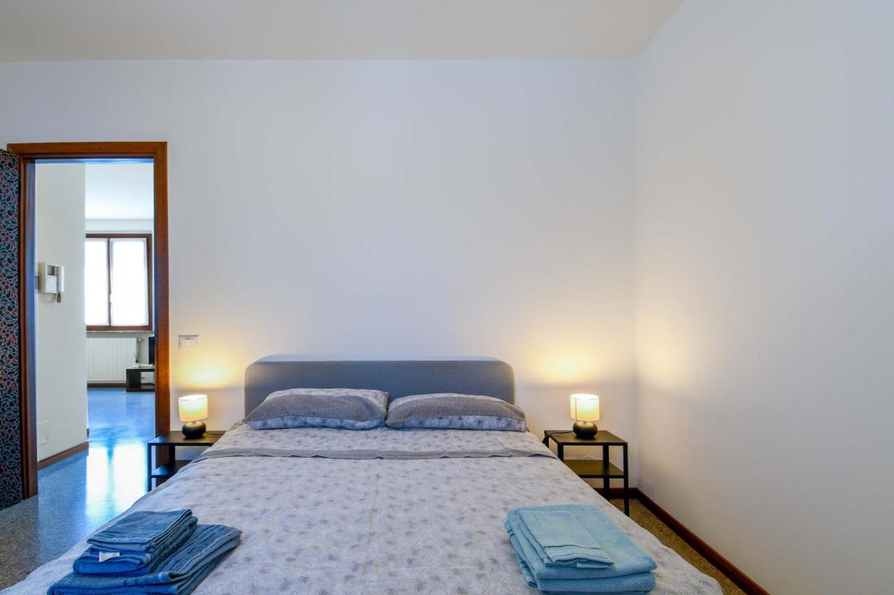 Sole Apartment Albano Sant'alessandro Luaran gambar