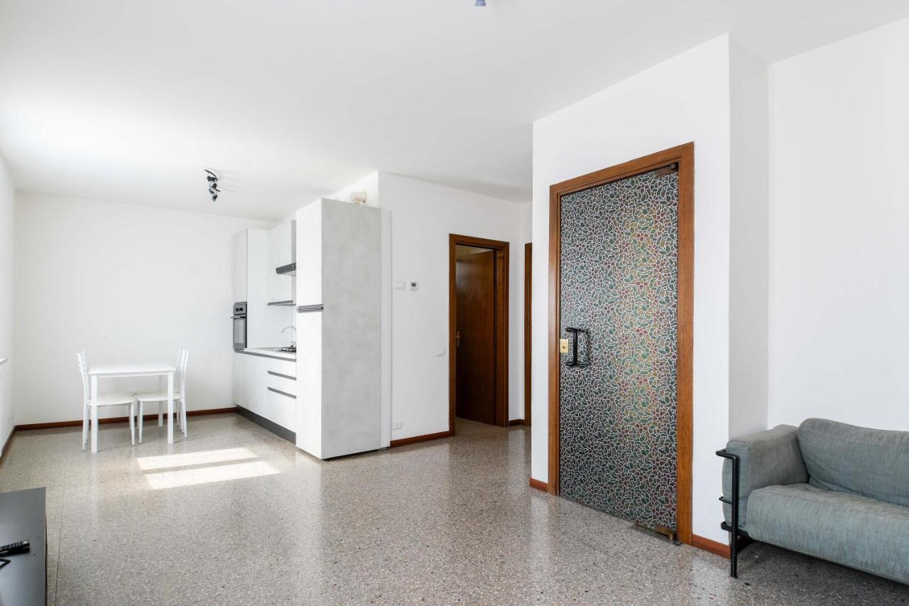 Sole Apartment Albano Sant'alessandro Luaran gambar